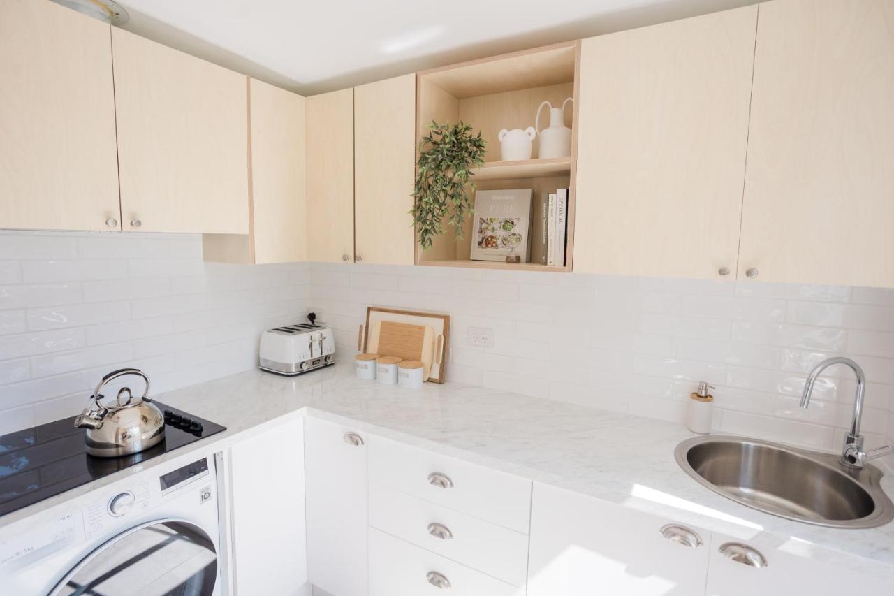 Studio 26: Central, Hampton'S Poolside Hideaway Coffs Harbour Buitenkant foto